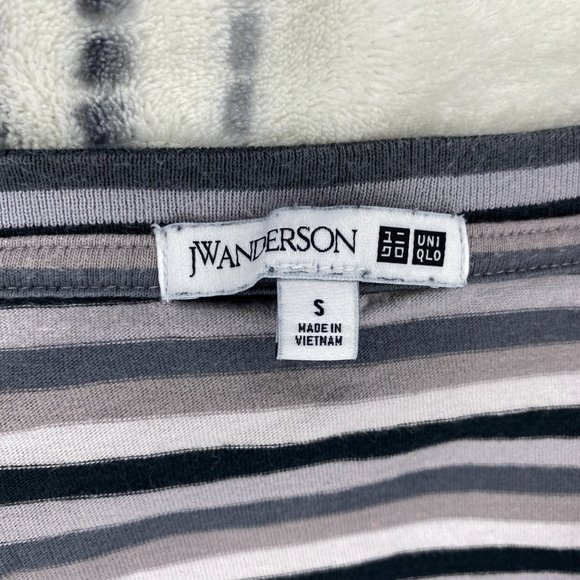 Uniqlo x JW Anderson Striped T Shirt Crew Neck Grey Black Stripe S - Picture 7 of 9